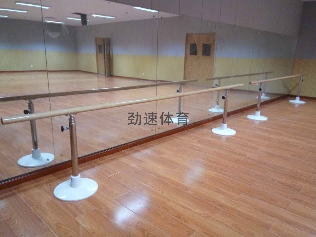 舞蹈把桿.JPG